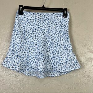 5 for $30 H&M‎ Divided Blow White Floral Mini Flowy Skirt Women's Size 2